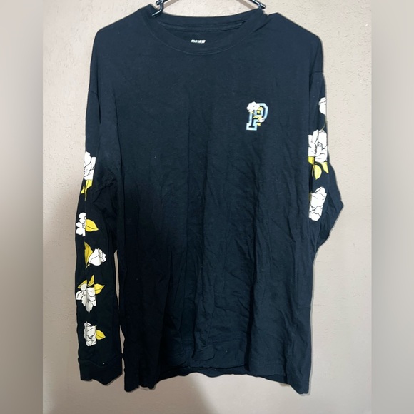 VS PINK long sleeve Tee - Picture 3 of 3